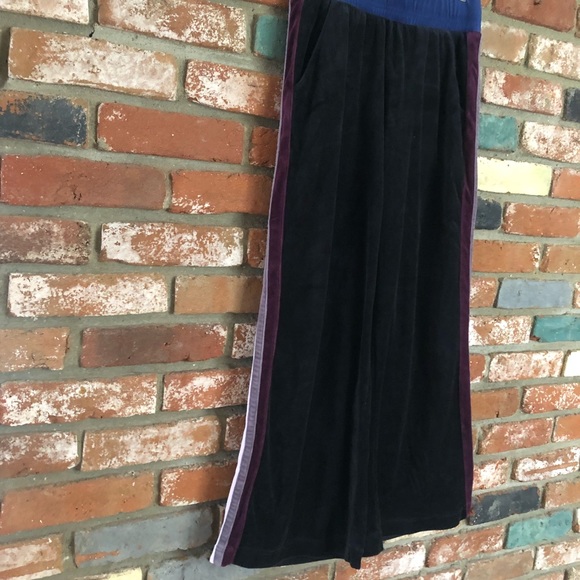 Fabletics Georgina Edith Velour 2-piece Sweater and Pants Set - Picture 13 of 14